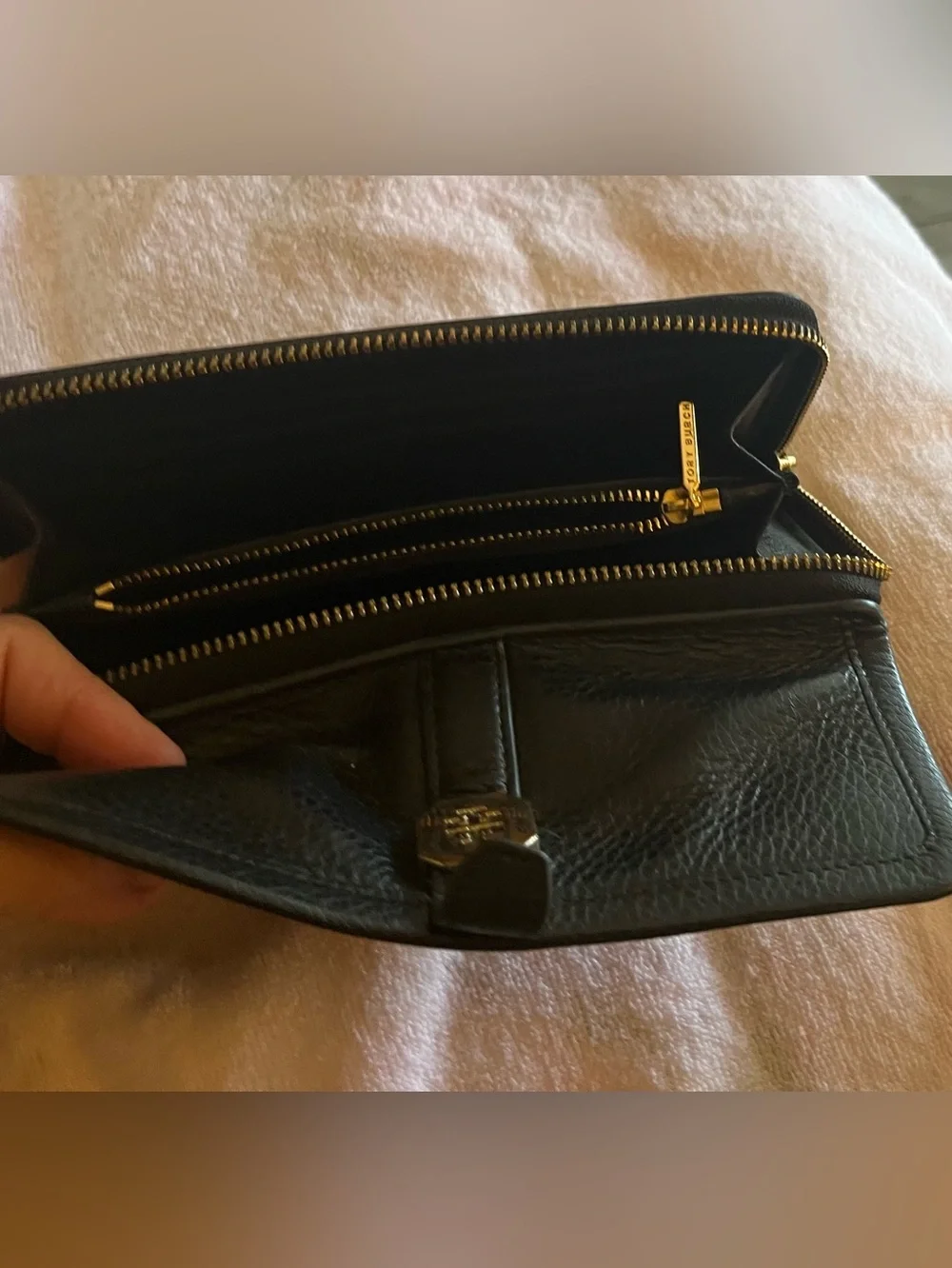 Tory Burch soft Black Leather Zip-Around Wallet excellent condition